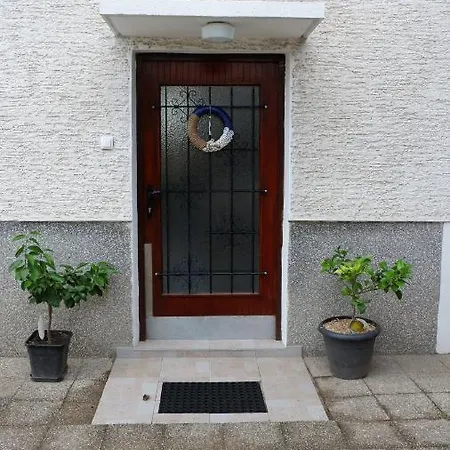 The Happy Holiday House * Medvode